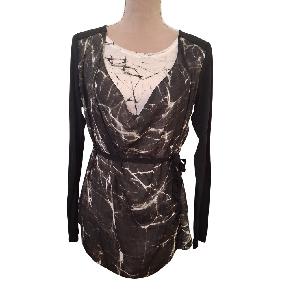 Simply Vera Wang Womens Small Black White Top Abstract Goth Whomsigoth Witchy